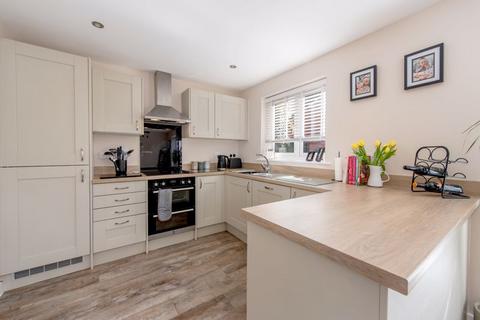 1 Manning Close, Monkton Heathfield, Taunton, TA2 8GX