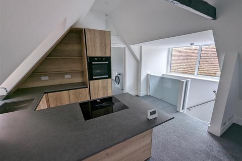 1 bedroom flat to rent, High Street, Rochester