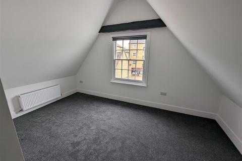 1 bedroom flat to rent, High Street, Rochester