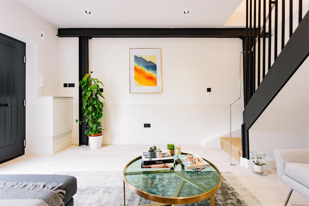 MB number 17 v2 fonthill mews 04.jpg