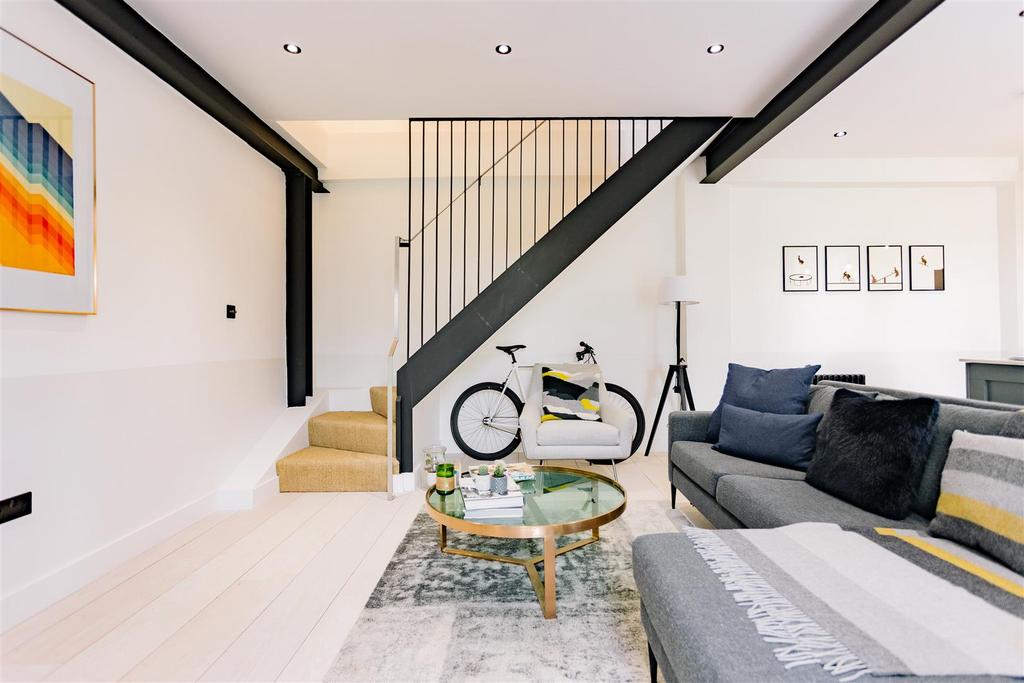 MB number 17 v2 fonthill mews 09.jpg
