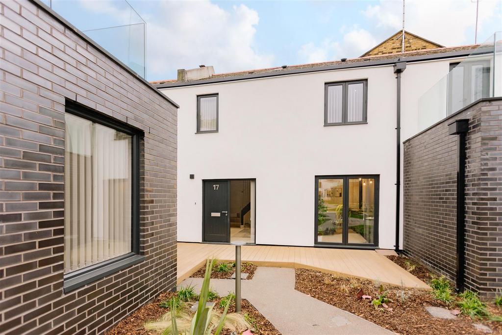 MB number 17 fonthill mews 28.jpg