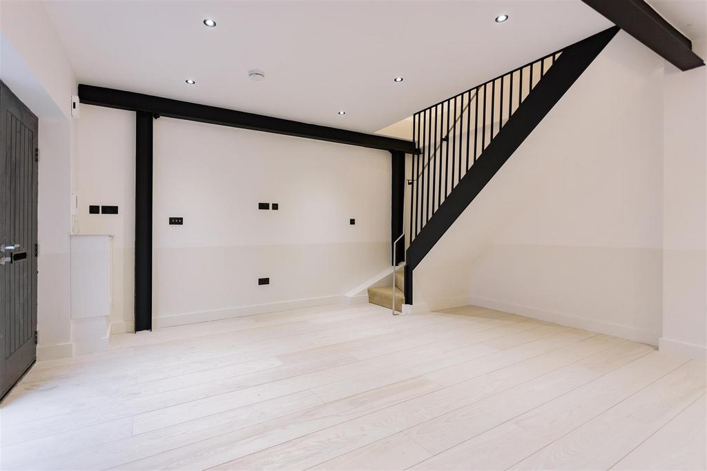 MB number 17 fonthill mews 19.jpg