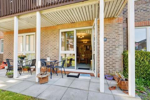 2 bedroom retirement property for sale, Fernlea Avenue, Ferndown BH22