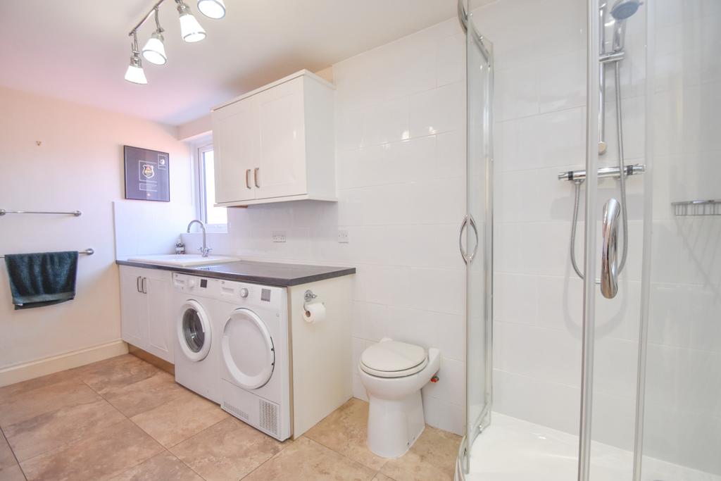 Utility room/shower room