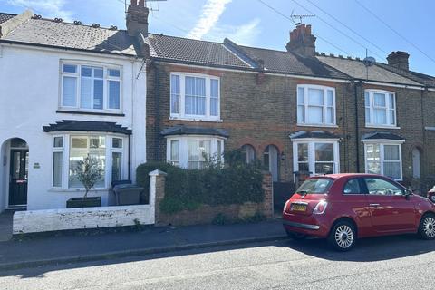 104 Downs Road, Walmer, Deal, CT14 7TB