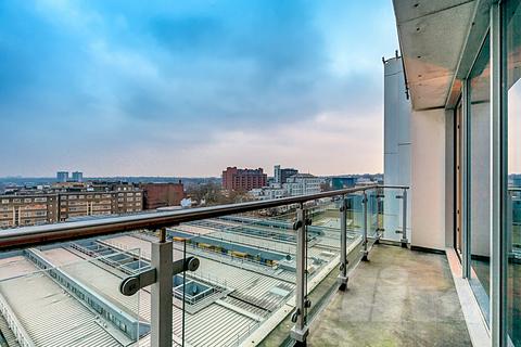 3 bedroom apartment to rent, Winchester Road, London NW3
