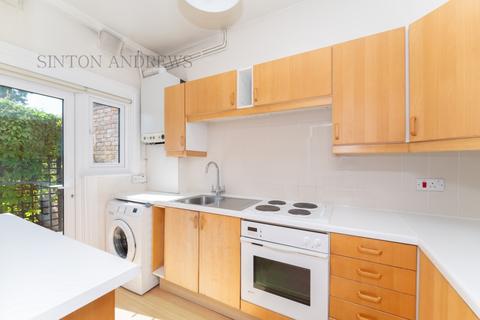 3 bedroom house to rent, Bernard Avenue, Northfields, W13