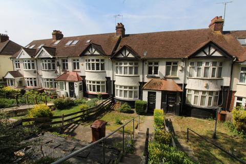 3 bedroom terraced house to rent, City Way, Rochester, ME1