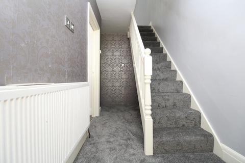 3 bedroom terraced house to rent, City Way, Rochester, ME1