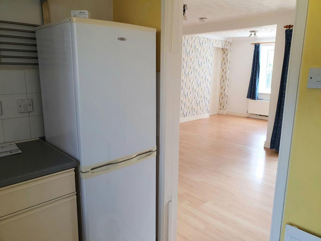 Kitchen to lounge.jpg