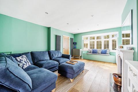 6 Oakley Close, London, W7 3BQ