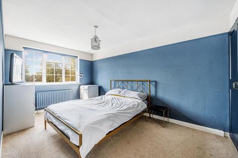 6 Oakley Close, London, W7 3BQ