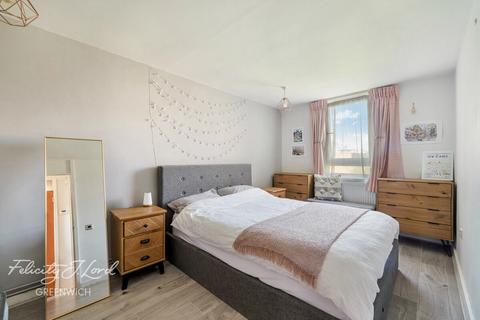 50 Woodland Grove, London, SE10 9UL