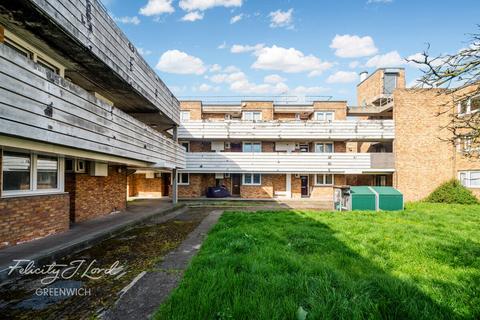 50 Woodland Grove, London, SE10 9UL