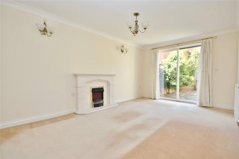 10 Lower Meadow, Ilminster, TA19 9DP