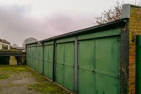 Garage to rent, York Way, London N20