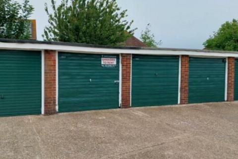 Garage to rent, Maxfield Close, Eastbourne BN20