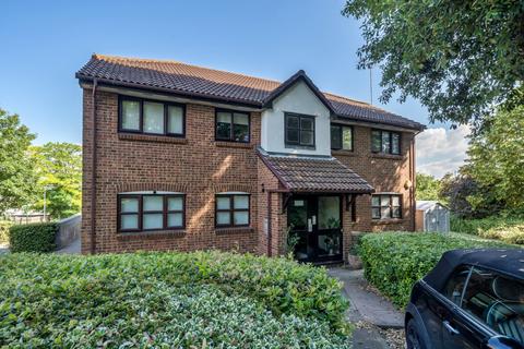 8 Griffin Walk, Greenhithe, DA9 9PW