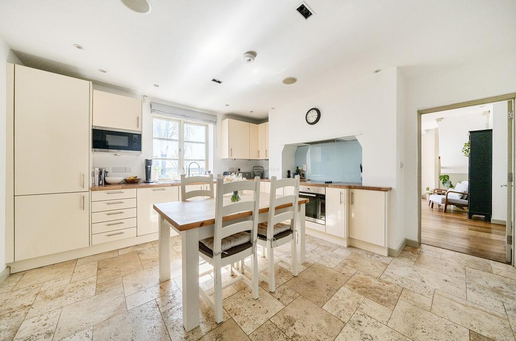 Kitchen/Breakfast Rm