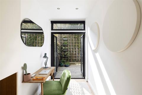 31b Shore Road, London, E9 7TA