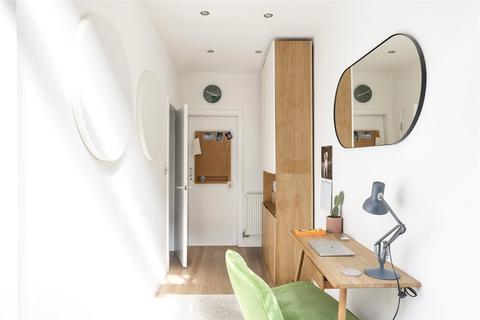 31b Shore Road, London, E9 7TA