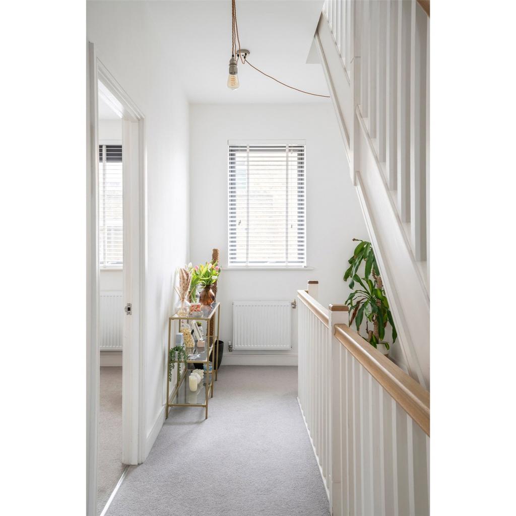 Tryon Crescent, E9