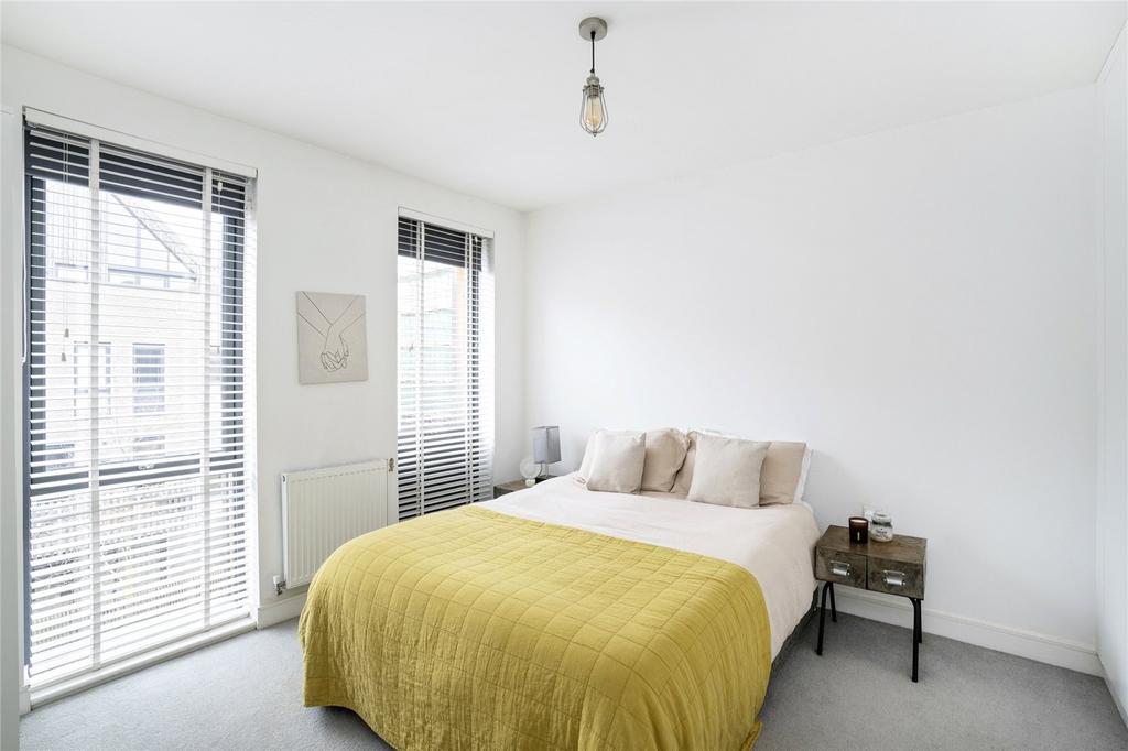 Tryon Crescent, E9