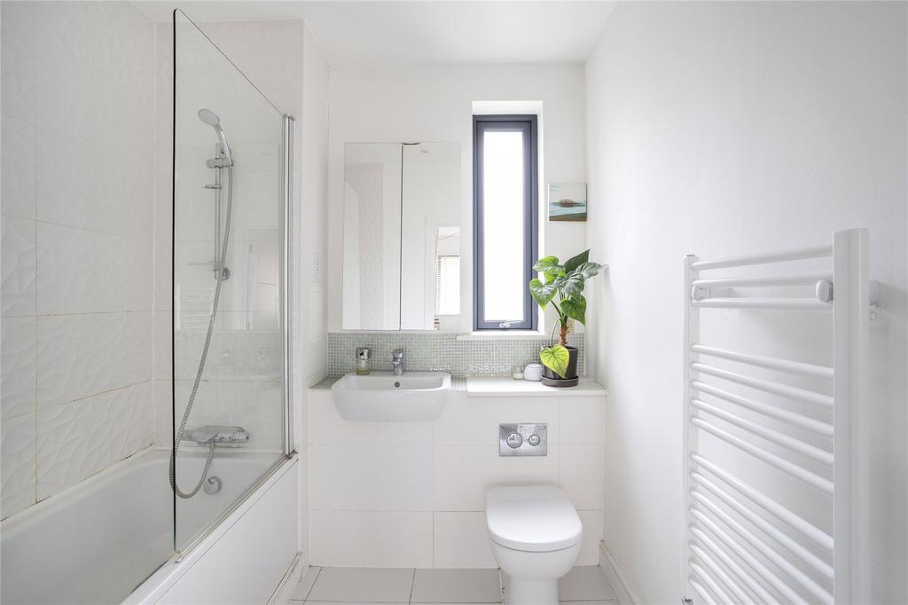 Tryon Crescent, E9
