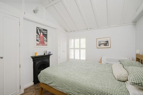 2 bedroom terraced house for sale, Church Path, London SW19