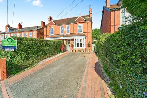 4 bedroom semi-detached house for sale, Wrekin Road, Telford TF1