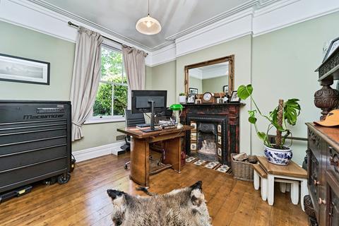 4 bedroom semi-detached house for sale, Wrekin Road, Telford TF1