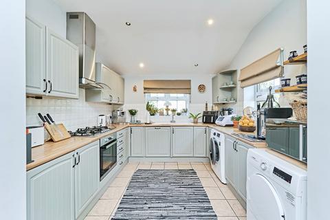 4 bedroom semi-detached house for sale, Wrekin Road, Telford TF1