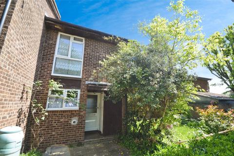 41 Morland Close, Hampton, TW12 3YY