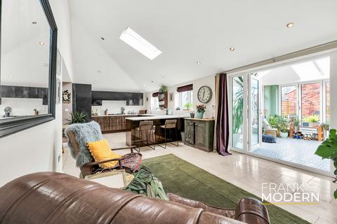 4 bedroom cottage for sale, West Road, Bourne, PE10