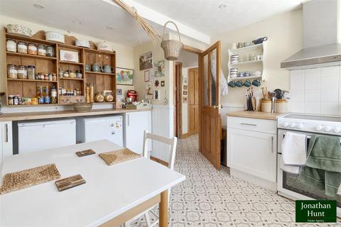 undefined, High Street, Buntingford SG9