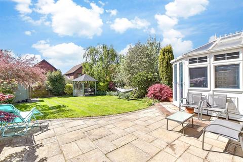 116 Lucy Avenue, Folkestone, CT19 5TN