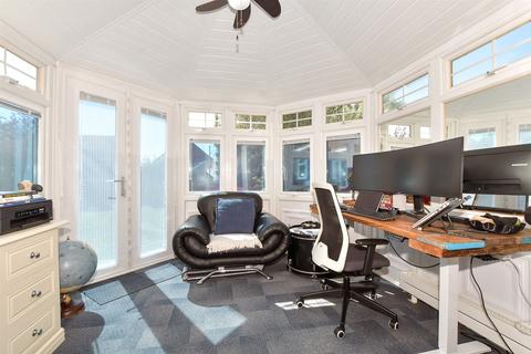 116 Lucy Avenue, Folkestone, CT19 5TN