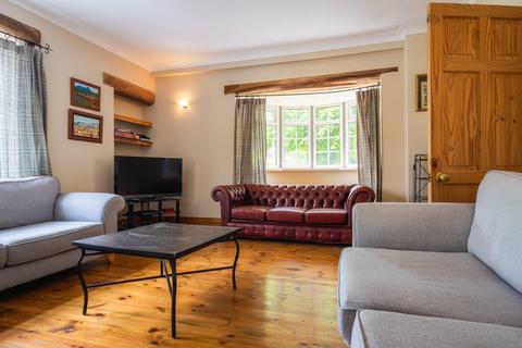 undefined, Tenby SA70