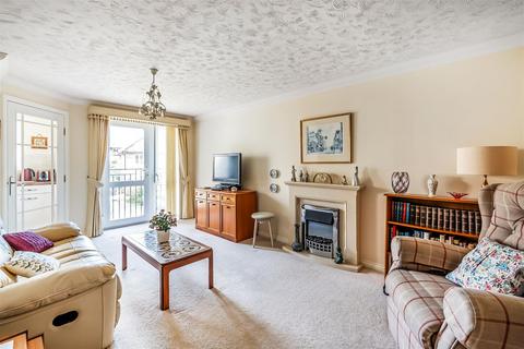 2 bedroom retirement property for sale, EMMELINE LODGE, LEATHERHEAD, KT22