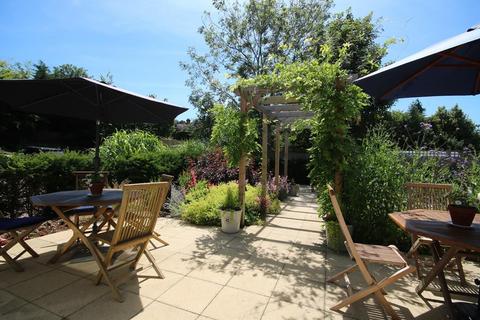 2 bedroom retirement property for sale, EMMELINE LODGE, LEATHERHEAD, KT22