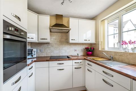 2 bedroom retirement property for sale, EMMELINE LODGE, LEATHERHEAD, KT22