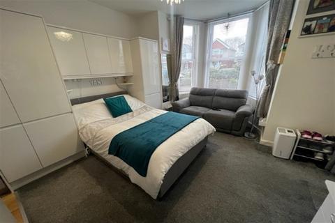 1 bedroom flat to rent, 46 Peartree Avenue, Southampton SO19