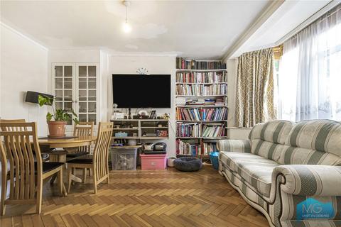 4 bedroom semi-detached house for sale, Daws Lane, London, NW7