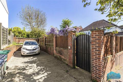 4 bedroom semi-detached house for sale, Daws Lane, London, NW7