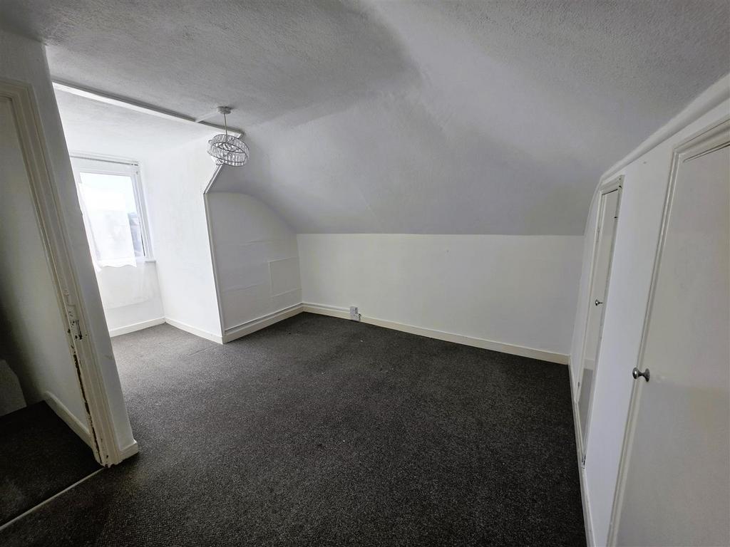 Bedroom 2 (1).jpg