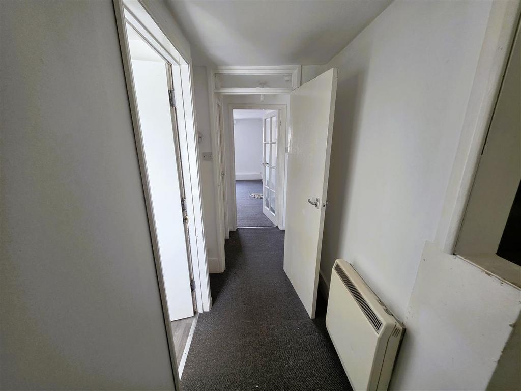 Hallway.jpg