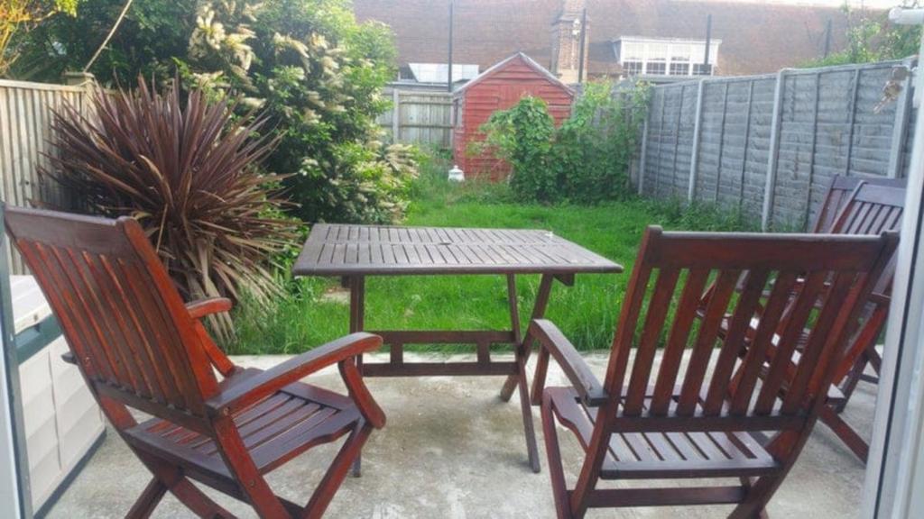 Furnished Ensuite &amp; Double Room