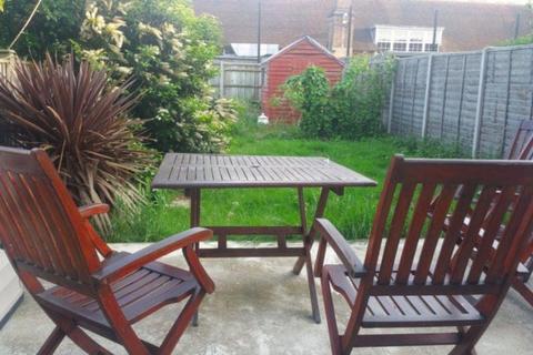 1 bedroom in a house share to rent, London, SW16