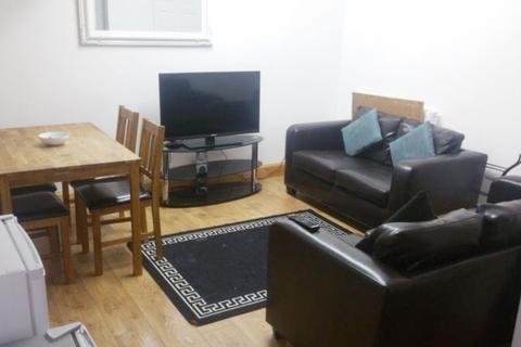 1 bedroom in a house share to rent, London, SW16